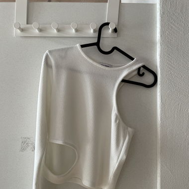 Schulterfreies Shirt weiss