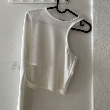 Schulterfreies Shirt weiss