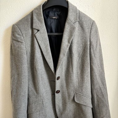 Grauer Blazer
