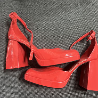 Talon rouge Bershka 