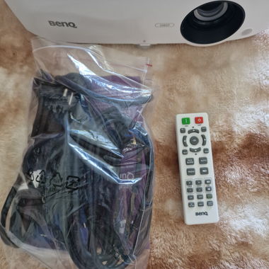 Proiettore BenQ con telecomando