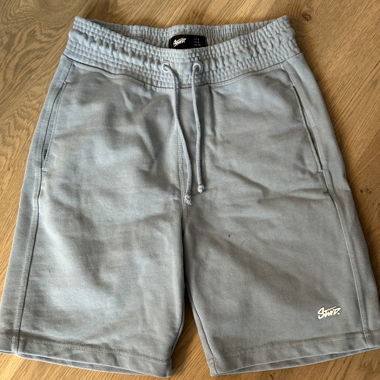 Pantaloncini grigi in felpa