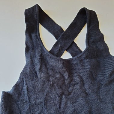 Schwarzes Top