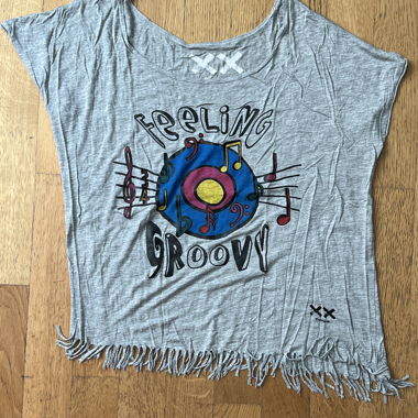 Grey top with fringes (L)