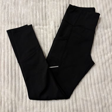 Sports leggings with pocket