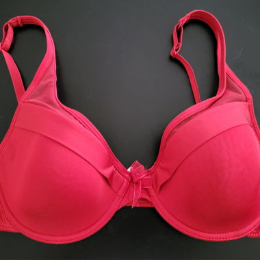 Roter BH von Manor
