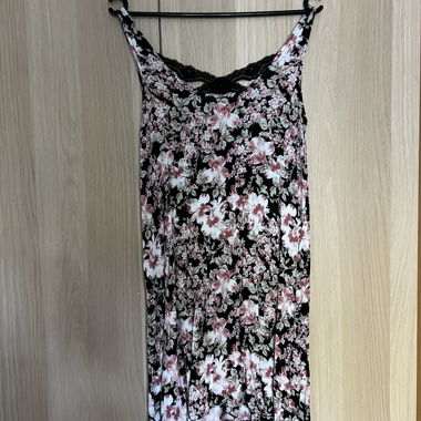 Blumiges, oberschenkellanges Top, Rückenriemen, 36
