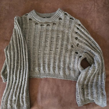 Knitted crop-top sweater