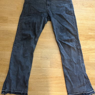 Dunkle Flared Jeans