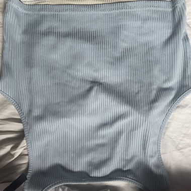 Top a coste blu e beige