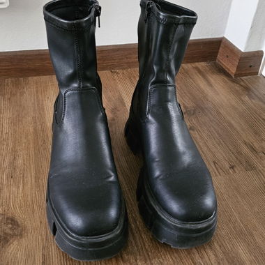 Wedge-sole boots