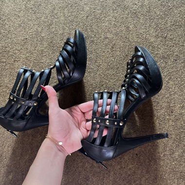 Schwarze High Heels