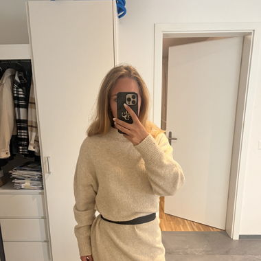 Langer Wollpullover/Kleid