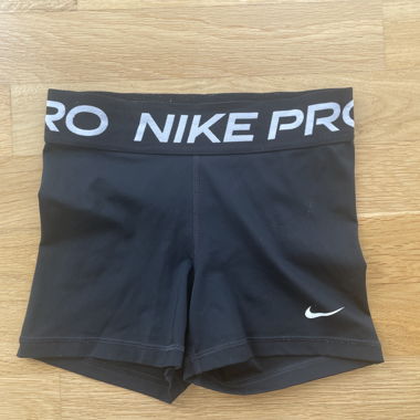 Nike Pro Schwarz