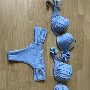 Neues Bikini, nie getragen
