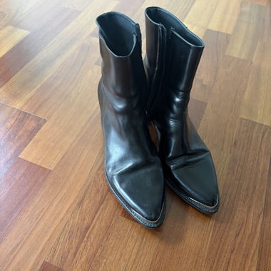 Black Leather Ankle Boots von Jonak