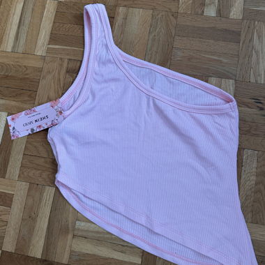 Top estivo, rosa chiaro, spalla asimmetrica