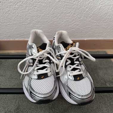 Asics Schuhe