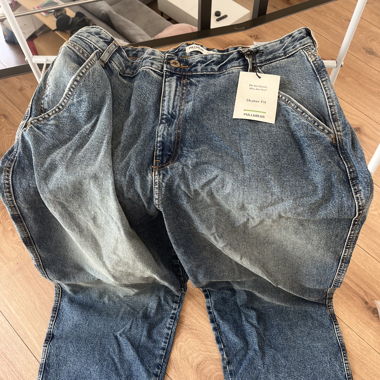 baggy jeans