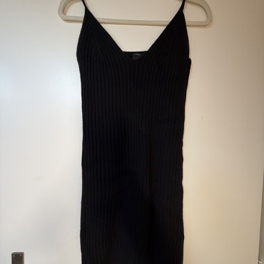 Lindex schwarzes Strickkleid (perfekt für den Sommer)