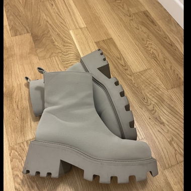 Stivali Chelsea Chunky ZARA grigi