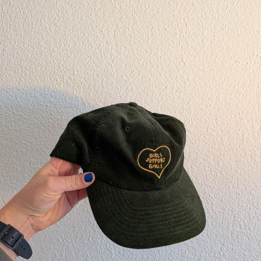 Cap by PLAKATIV - girls support girls