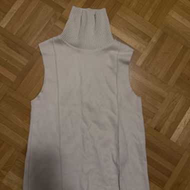 Sleeveless Turtleneck Top
