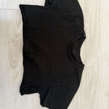 Kurzes, schwarzes Crop Top