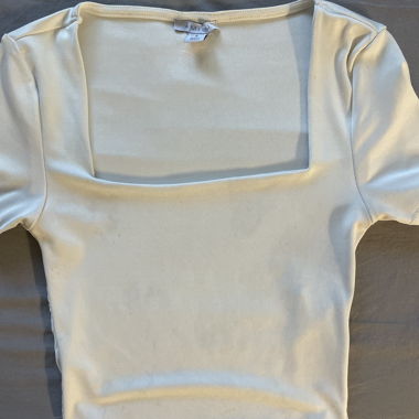 amisu white top