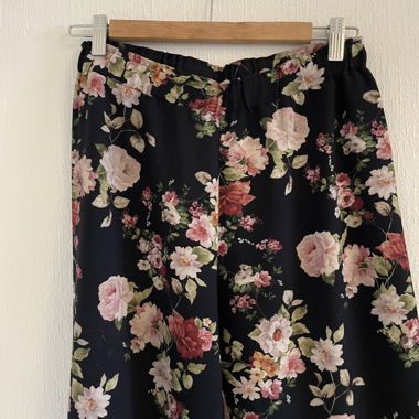 Pantalon fluide à fleurs