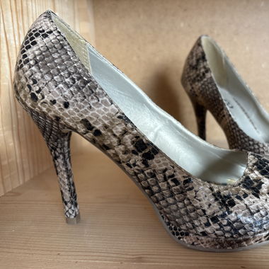 Toller Snakeprint High Heel
