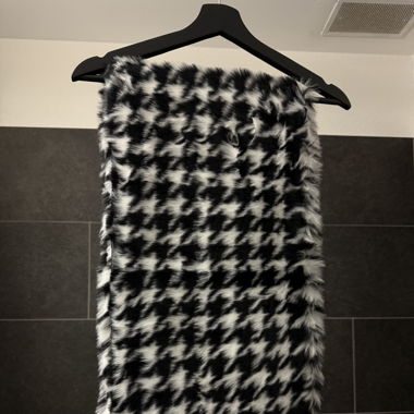 Black & white chequered Cruella scarf