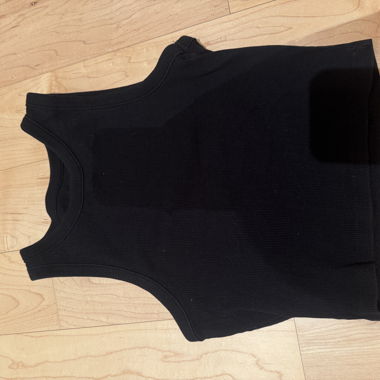 Schwarzes Crop Tanktop von even&odd