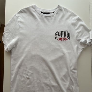 SUPPLY & DEMAND Tshirt mit Engel -weiß