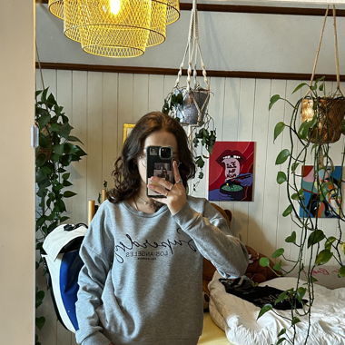 Graues Sweatshirt