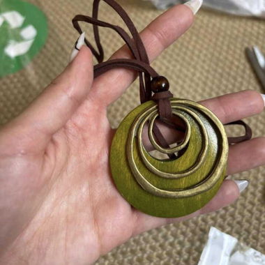 Collier pendentif vert