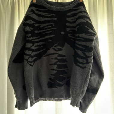Oversized Sweater mit Skelettmuster