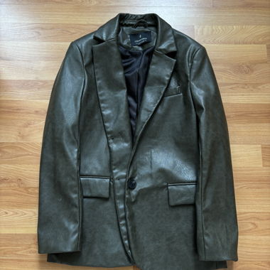 Blazer noir en similicuir