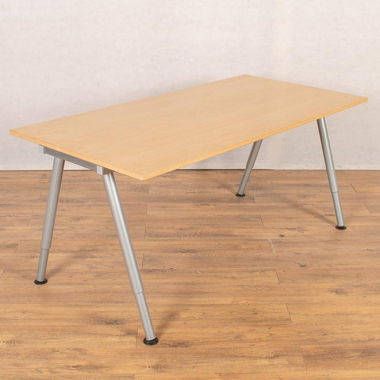 Bureau en bois clair