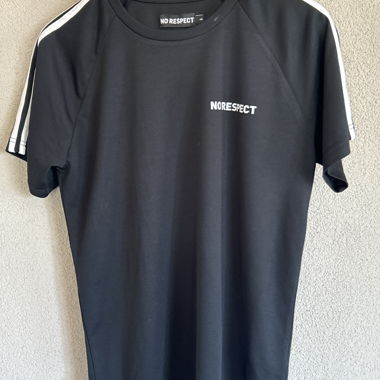 T-shirt nero No Respect