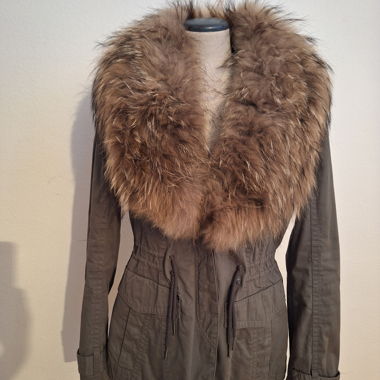 Giacca outdoor Marc Cain con collo in pelliccia