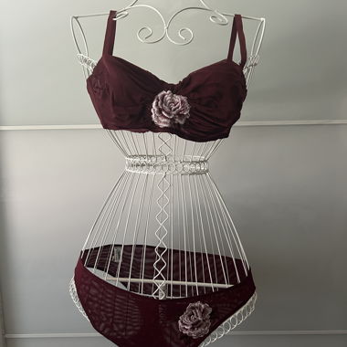 Bordeauxfarbenes Lingerie-Set