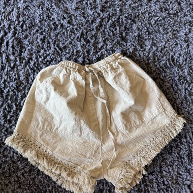 Beige Fransen-Shorts