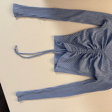 Hellblaues Top