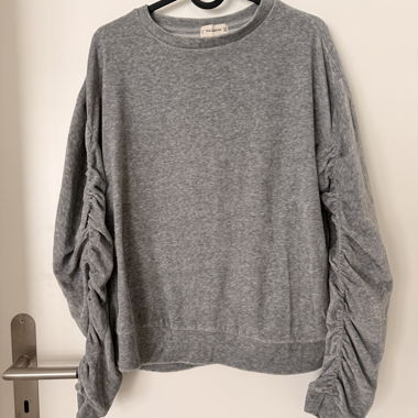 Sweatshirt gris à manches froncées Pull&Bear