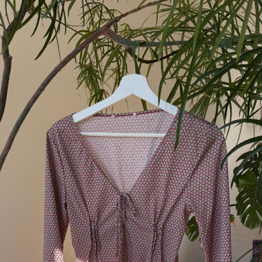 gemustertes Kleid