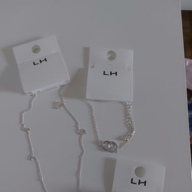 Lot de bijoux argentés