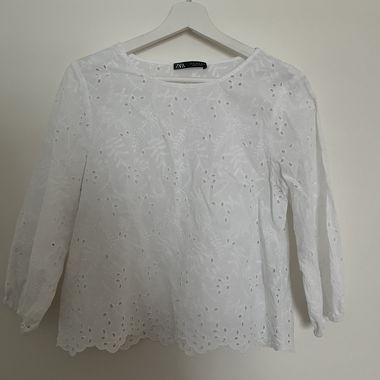Blusa Zara bianca con ricamo a occhiello M