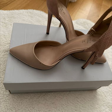 Tacchi nude Call It Spring
