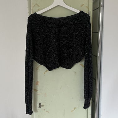 subdued top 